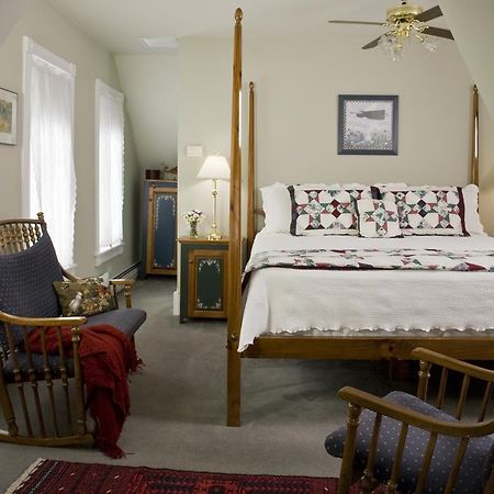 The Maple Leaf Inn Barnard Room photo